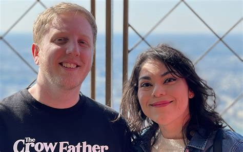 Minecraft streamer Ph1LzA shares how he started dating his wife, .